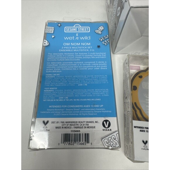 Sesame Street Wet N Wild Makeup Set Bundle - Blush, Highlighter, Sponge, Mirror - Picture 9 of 10